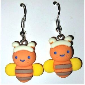 Super cute Bumble bee dangle earrings